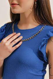 Dames blouse met ruches en gouden ketting ronde hals | Blauw