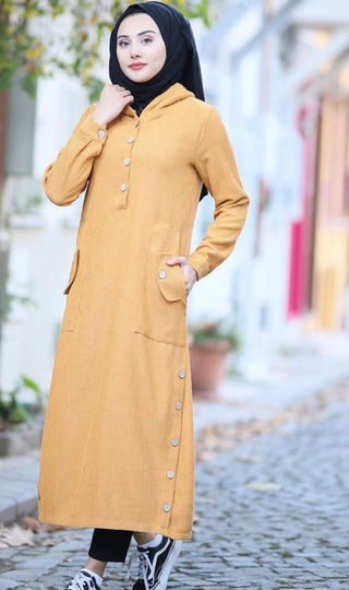 Hijab Tuniek Lang FLuwelen kleur geel met knopen en Capuchon- Cheyys mode