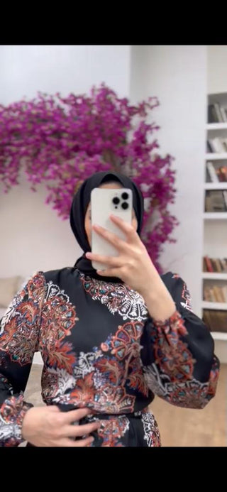 zwart-damesjurk-lang-met-riem-hijab-cheyysmode